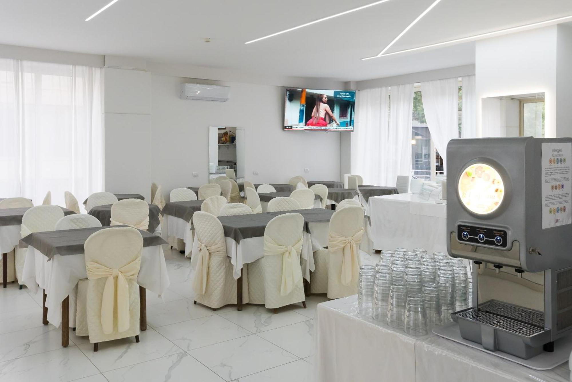 Hotel Ninfea Cattolica Exterior photo