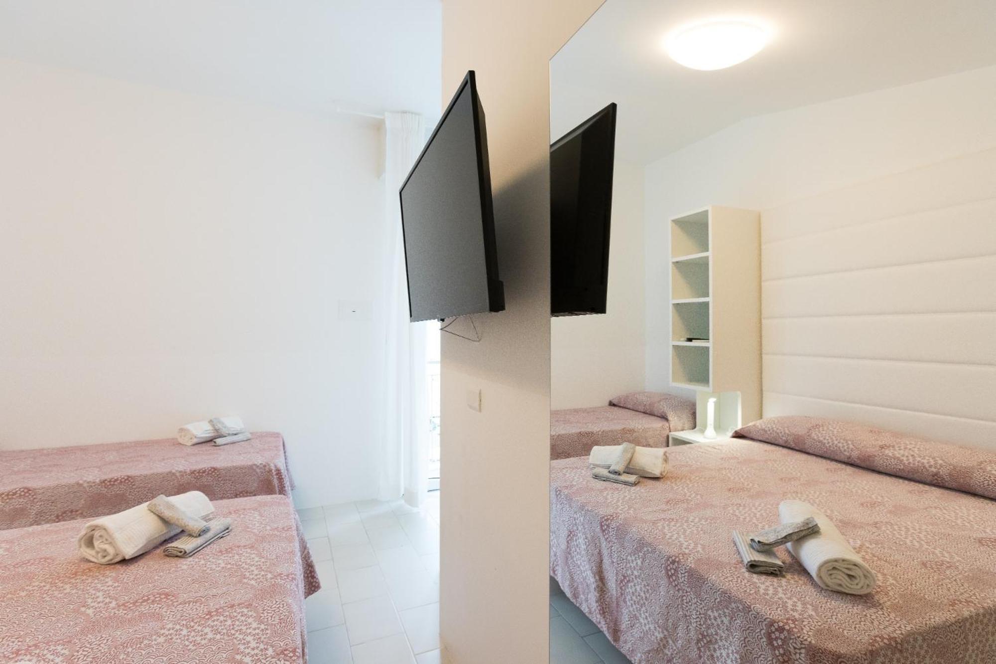 Hotel Ninfea Cattolica Exterior photo