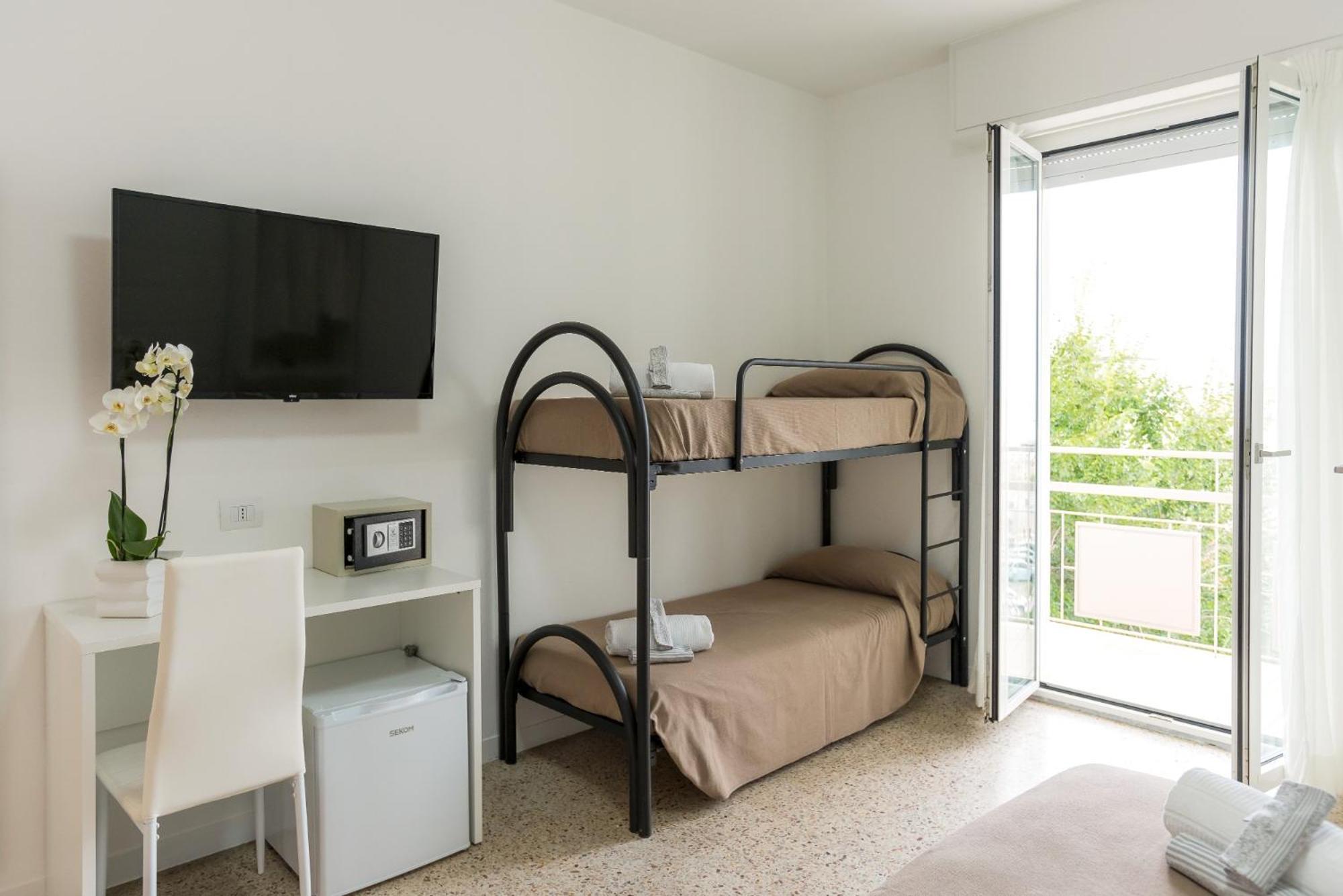 Hotel Ninfea Cattolica Exterior photo