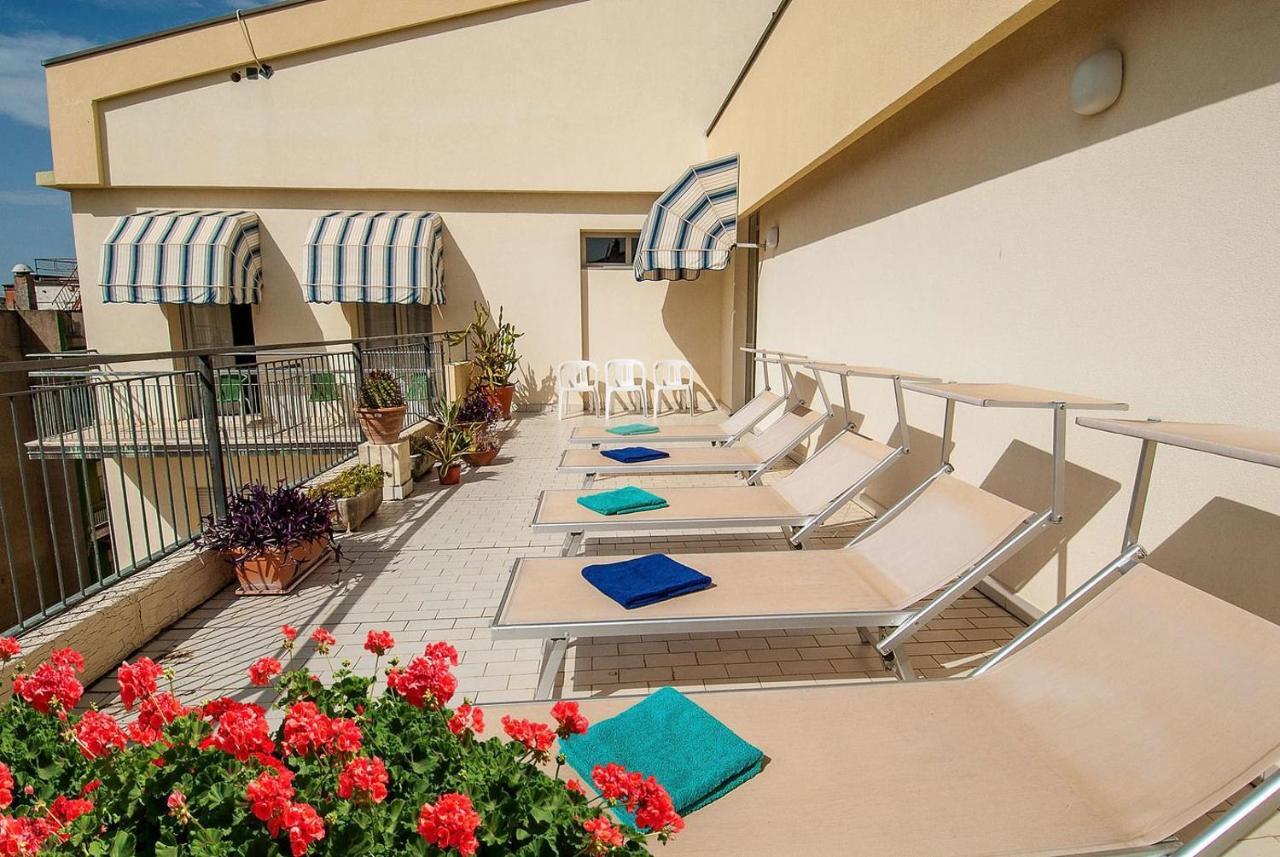 Hotel Ninfea Cattolica Exterior photo